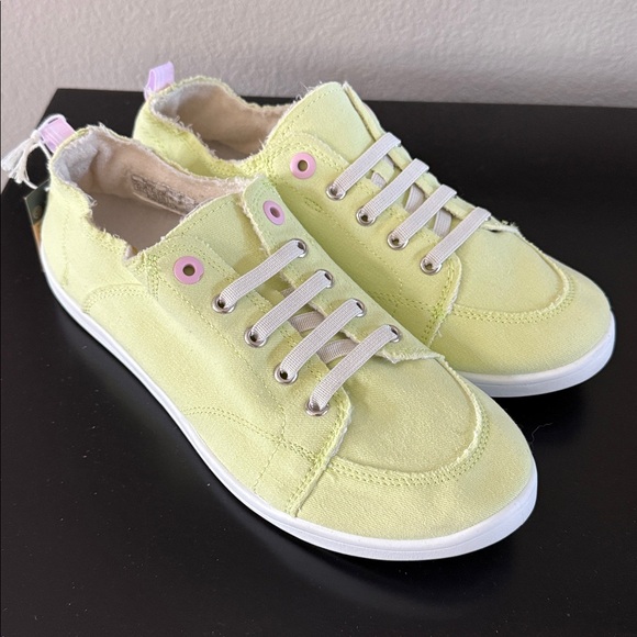 Vionic Beach Pismo Canvas Sneakers - Picture 2 of 11